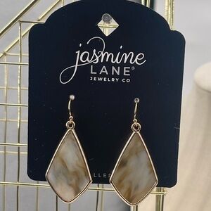 Jasmine Jewelry NWT gold toned marble angle tear drop earrings